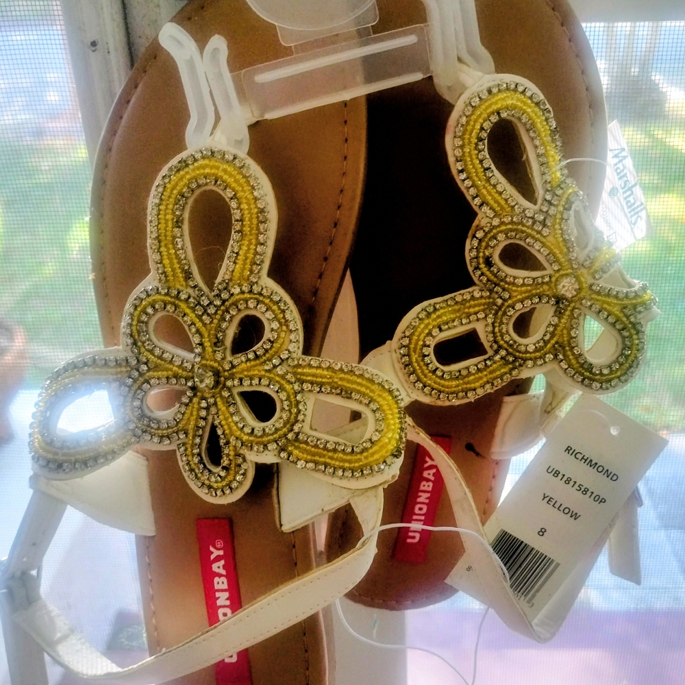New Unionbay Shoes White Sandals W/ Golden Yellow Beads & Rhinestones Flower 8
